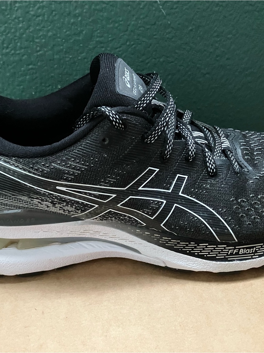 Asics Gel Kayano Black and White Women's 9.5 Athletic Running Shoes - Picture 5 of 11